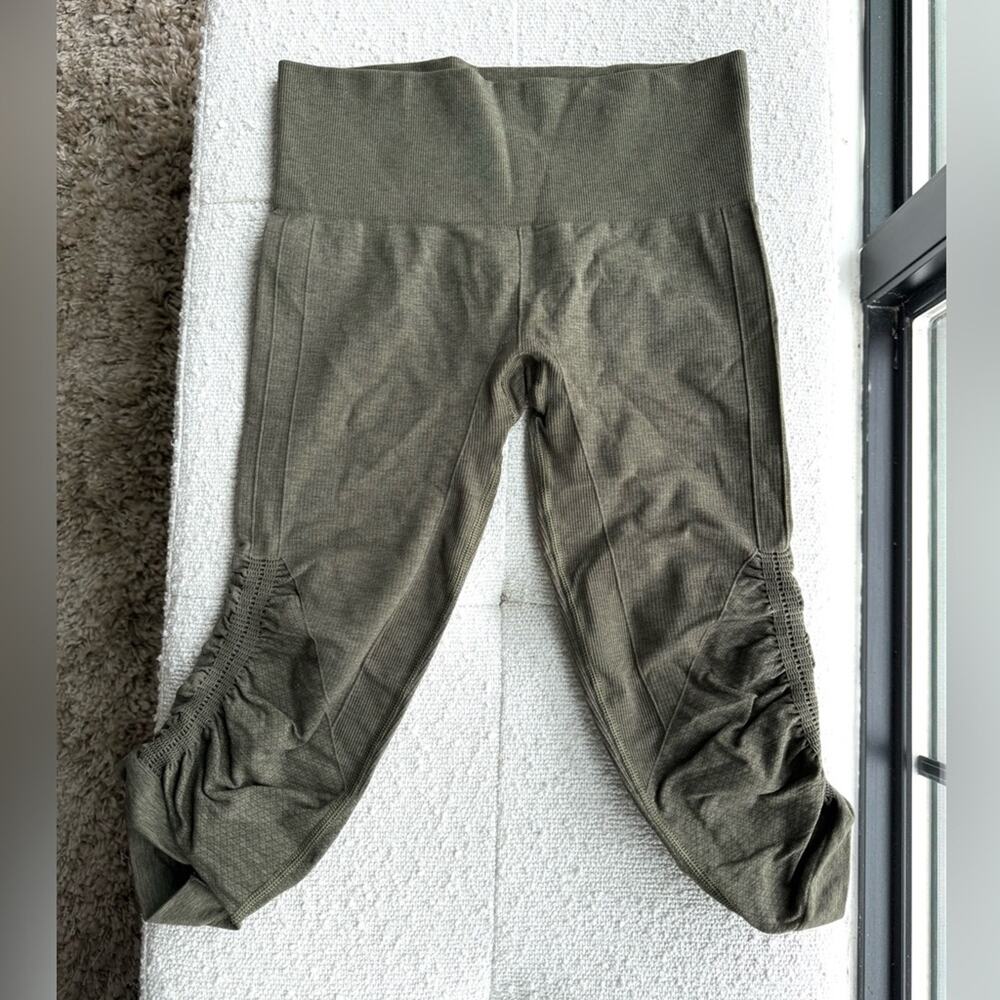 Lululemon Women’s In The Flow Crop Ribbed Ruched Seamless Leggings Size 4